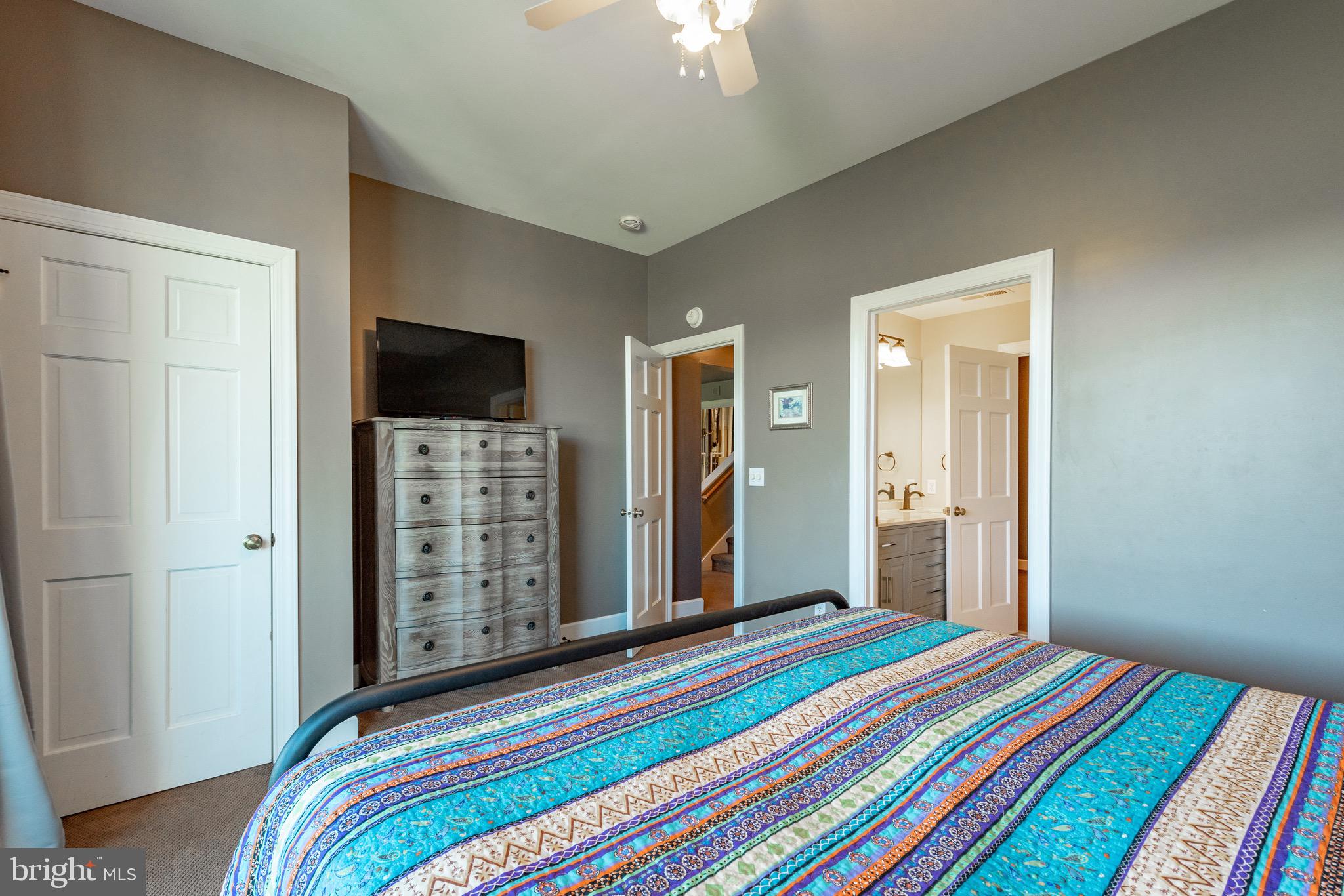 WATERFRONT GREENS - Residential