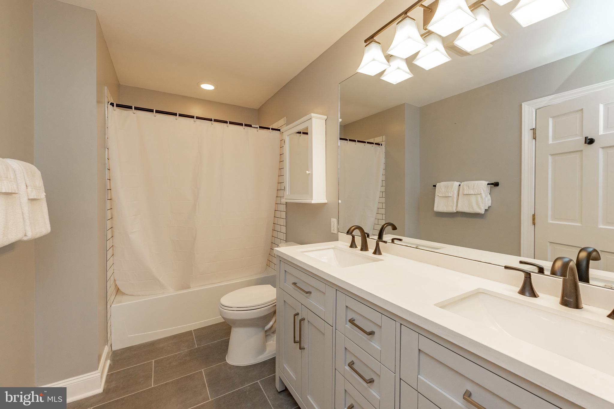 WATERFRONT GREENS - Residential