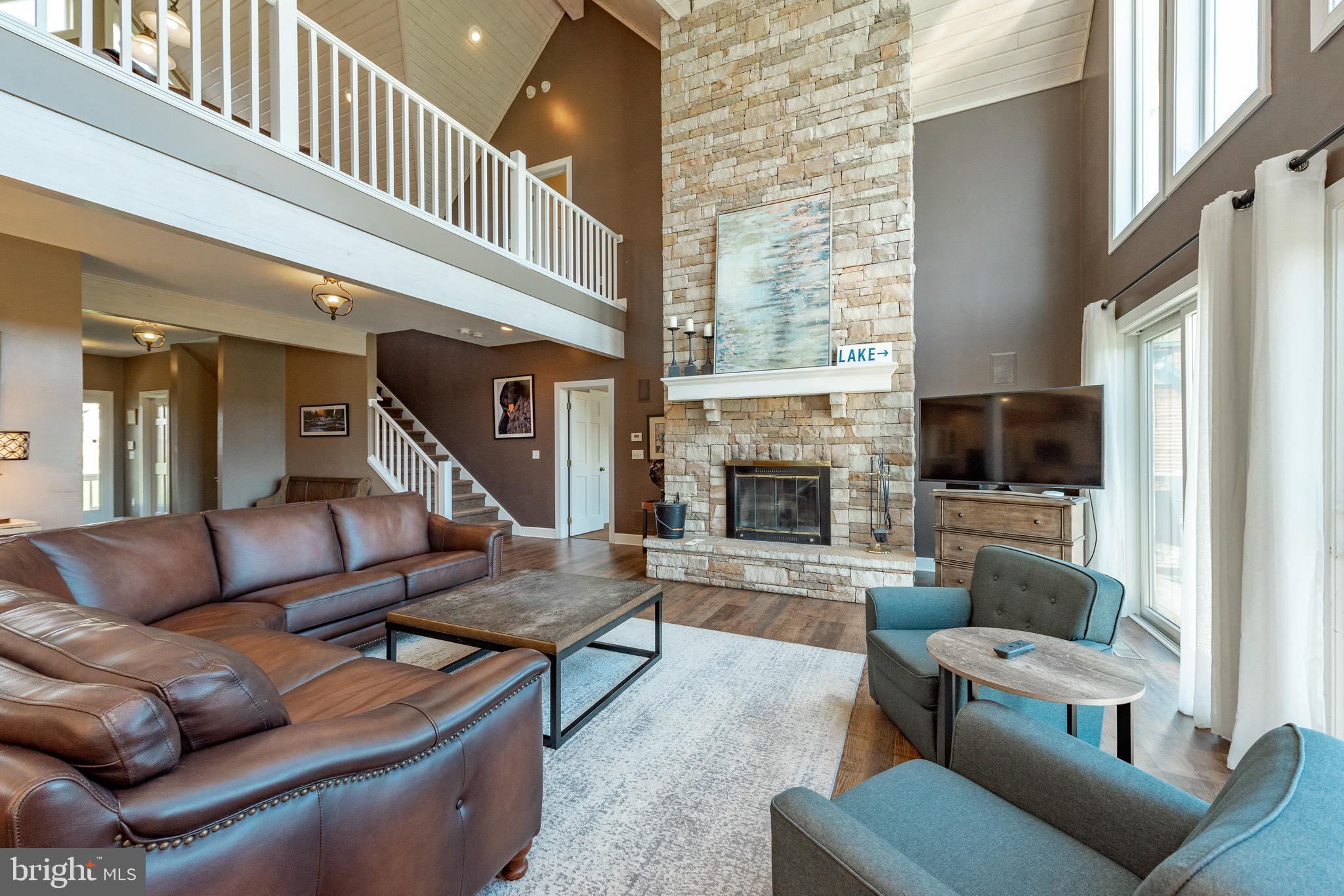 WATERFRONT GREENS - Residential