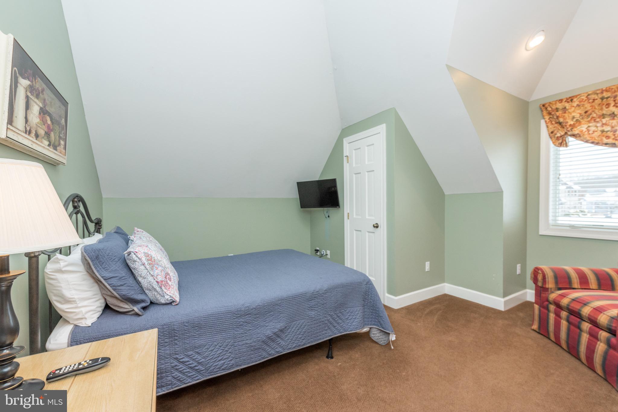 WATERFRONT GREENS - Residential