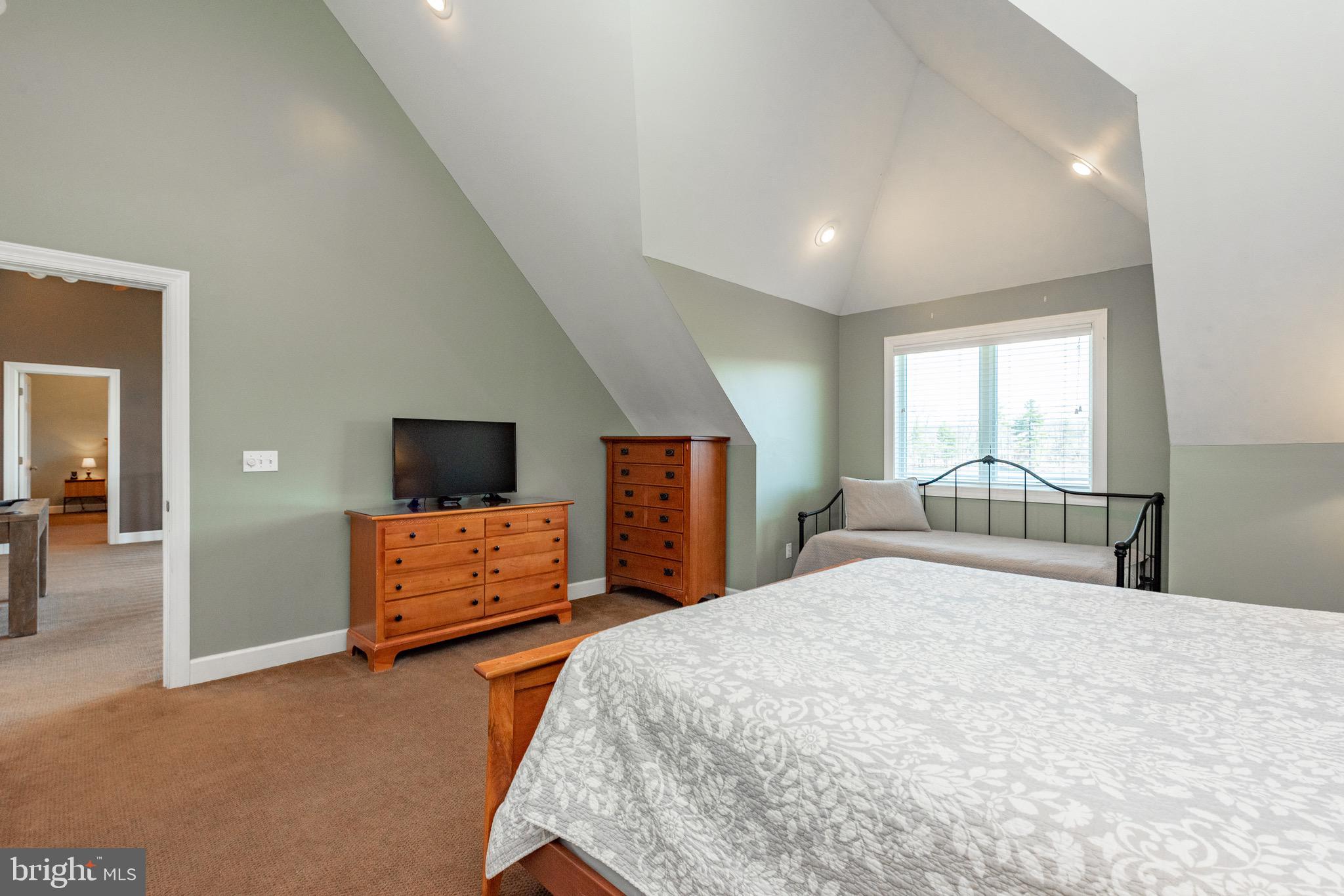 WATERFRONT GREENS - Residential