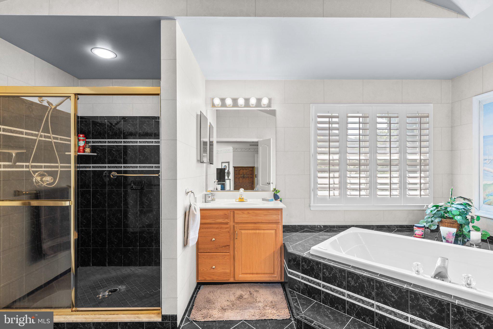 BROOKE MANOR - Residential