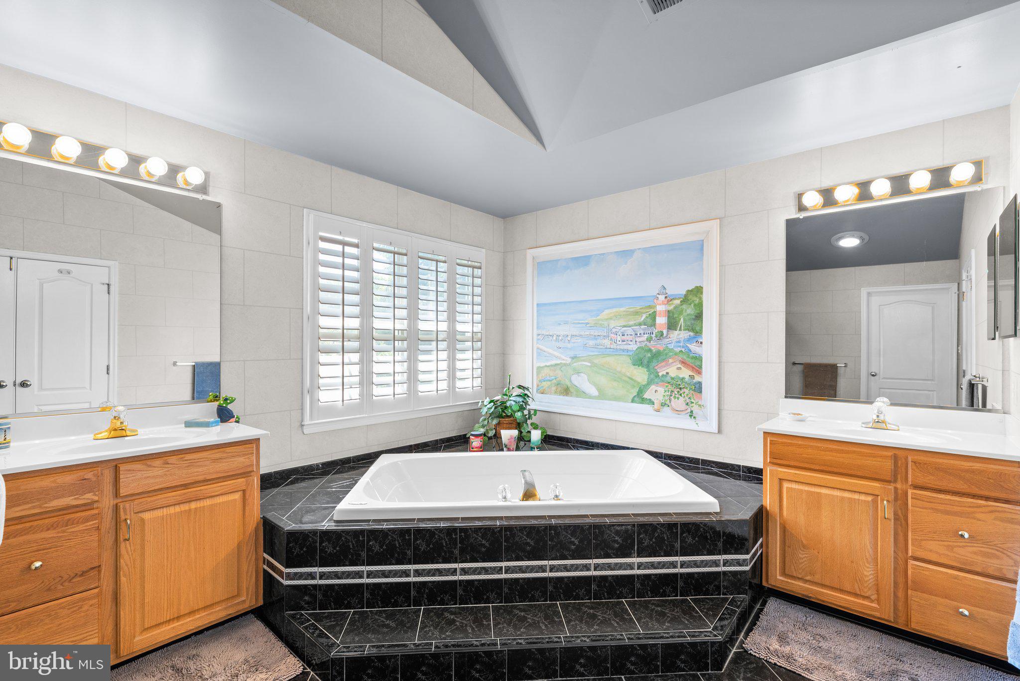 BROOKE MANOR - Residential