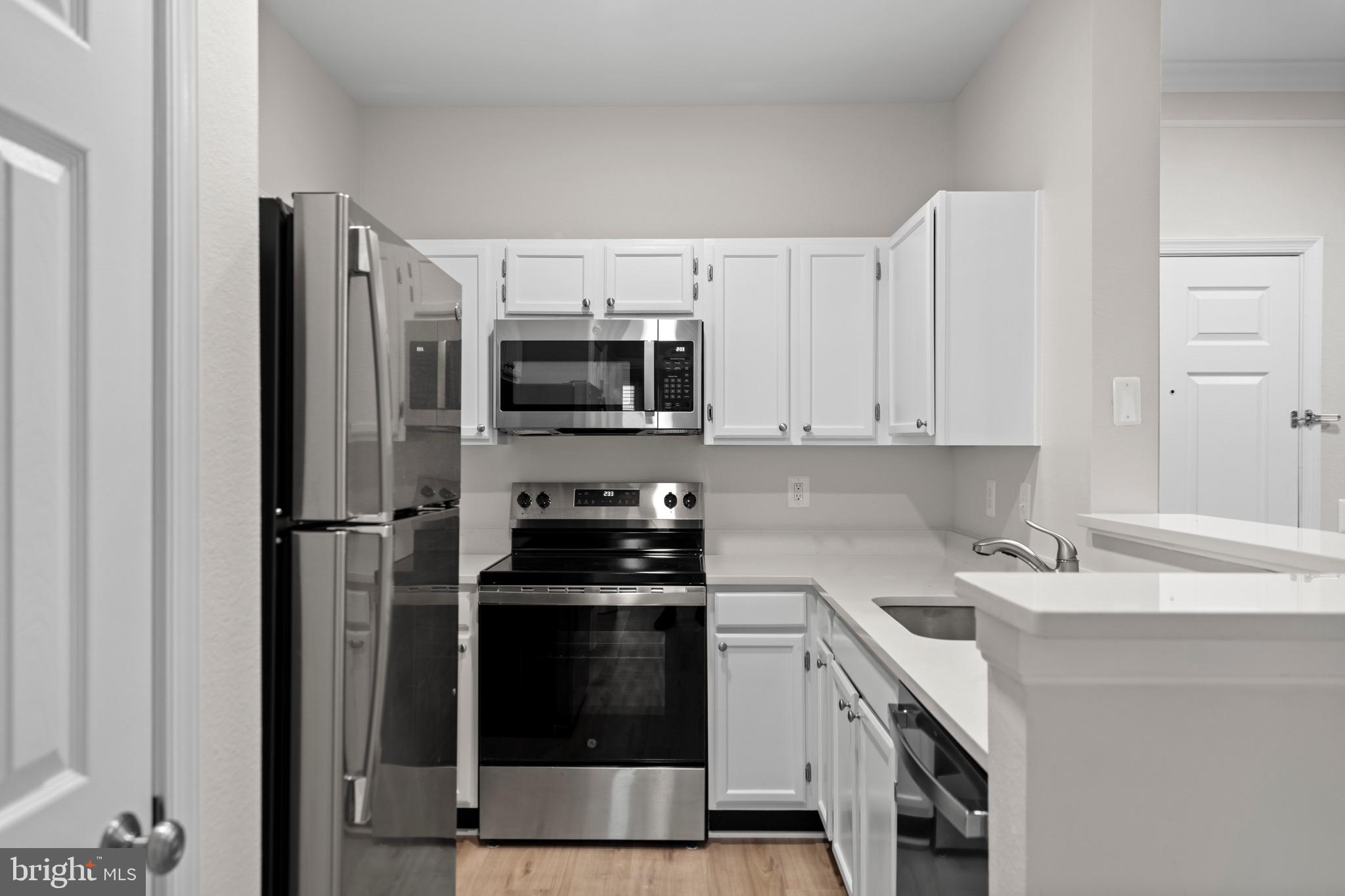 GATES OF MCLEAN - Residential