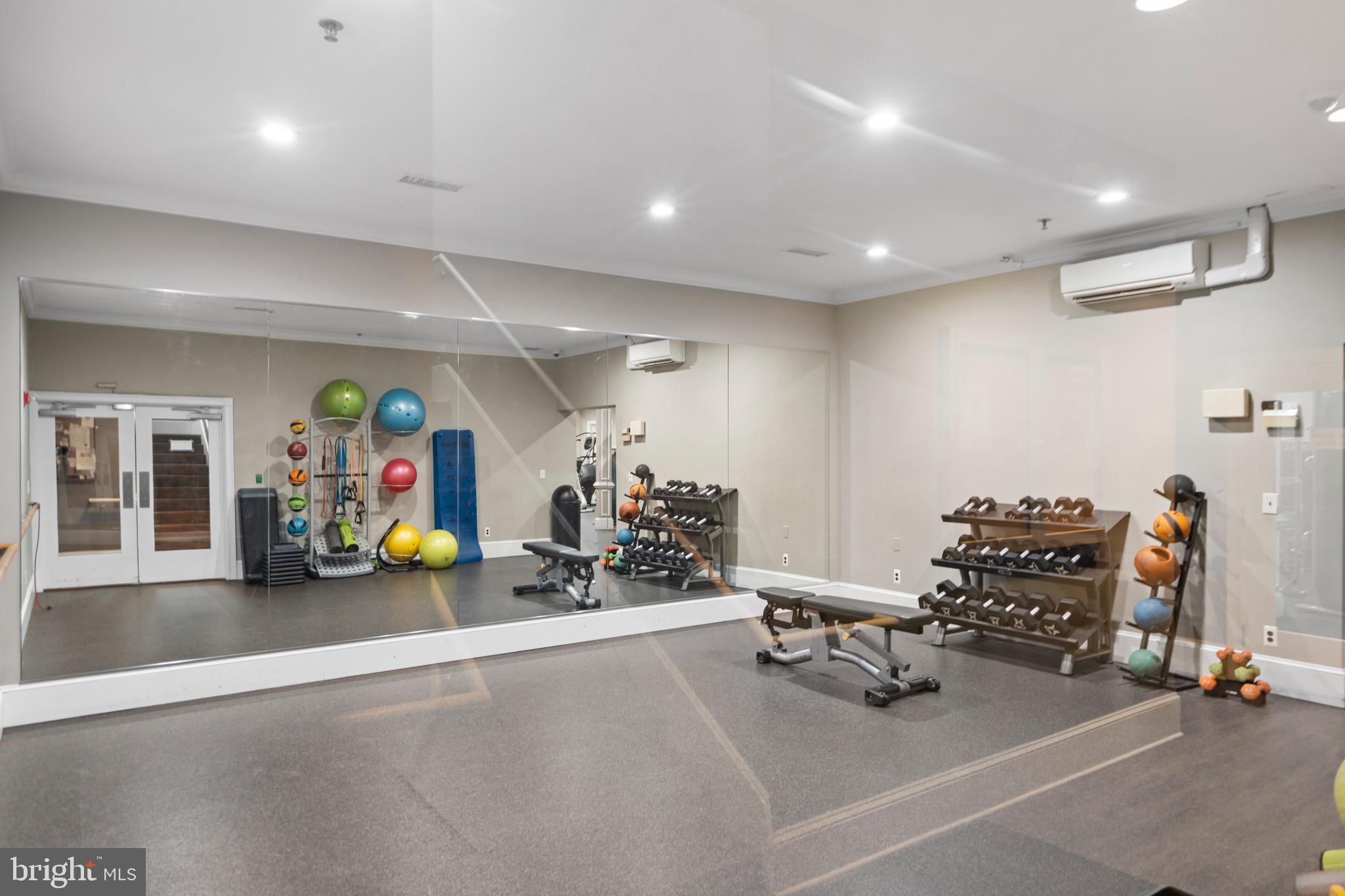 GATES OF MCLEAN - Residential