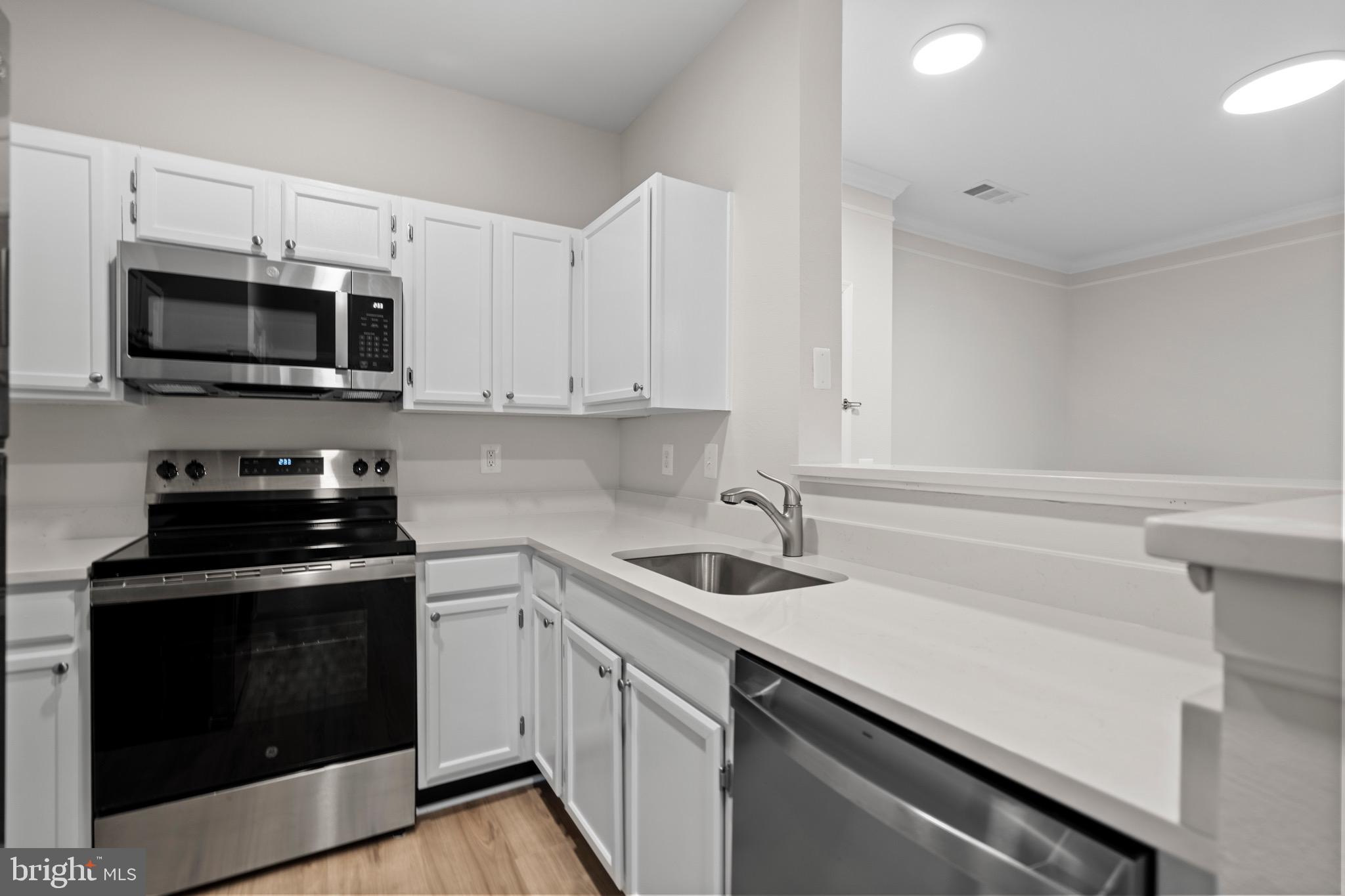 GATES OF MCLEAN - Residential