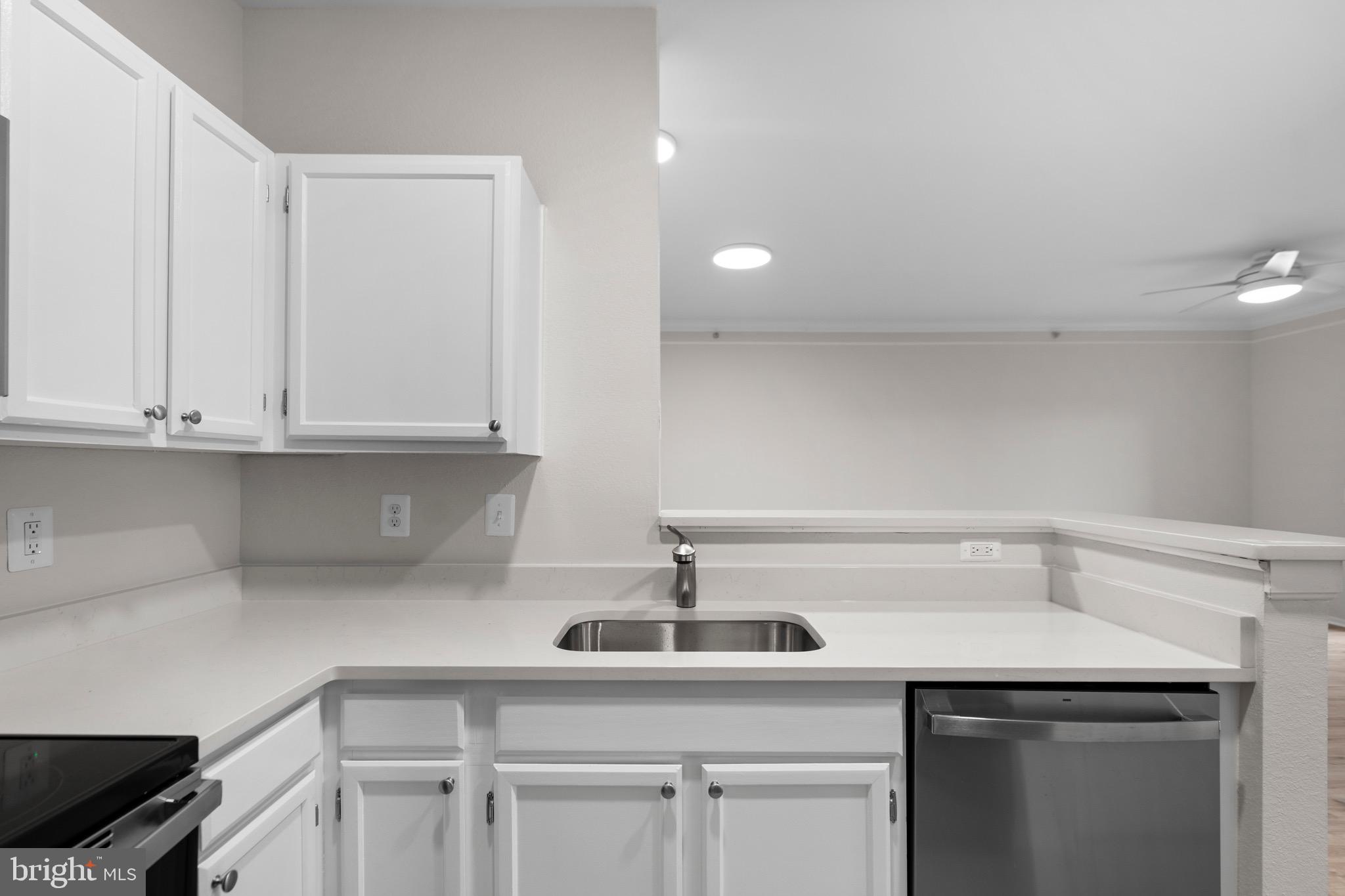 GATES OF MCLEAN - Residential