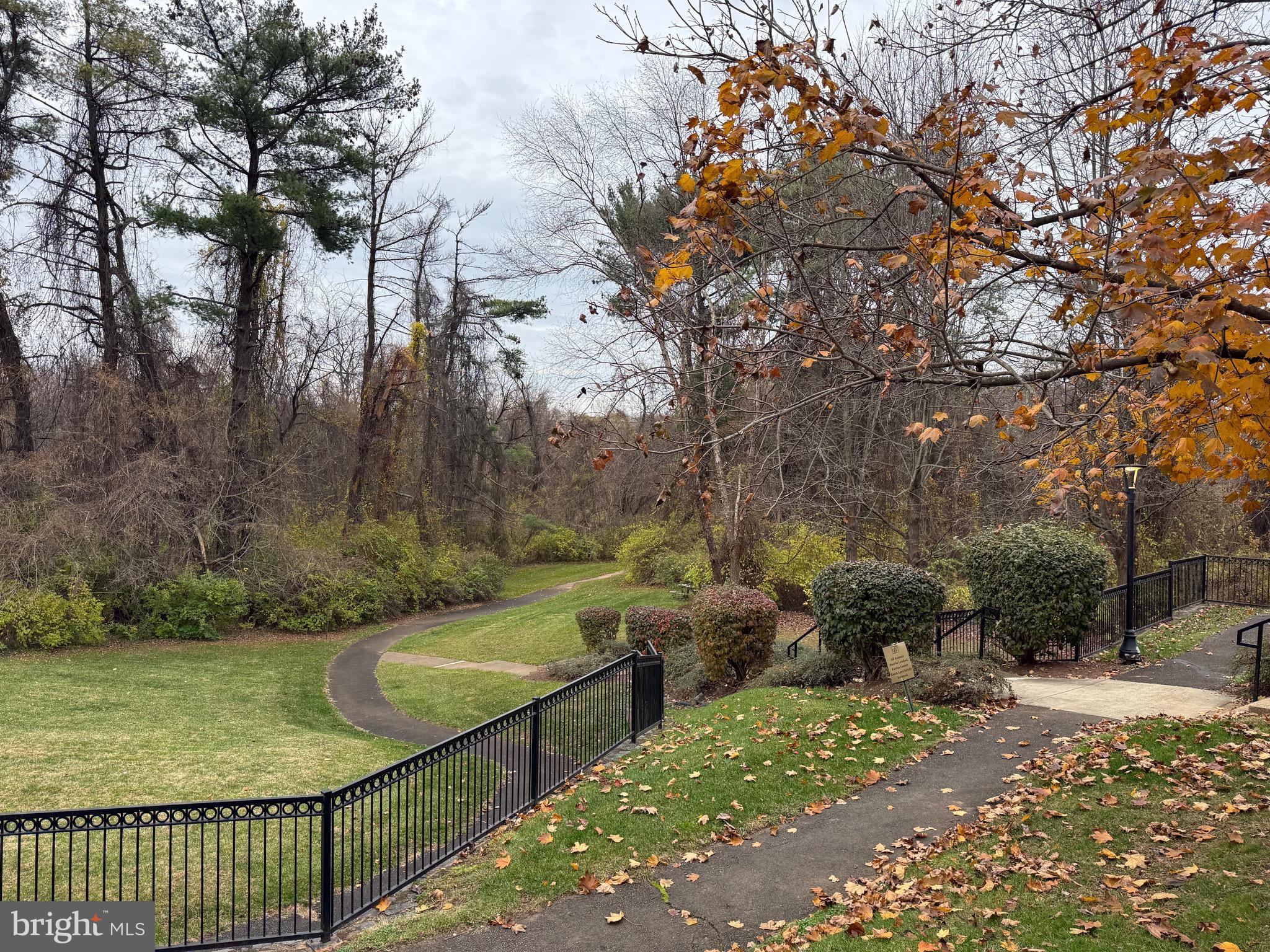 GATES OF MCLEAN - Residential