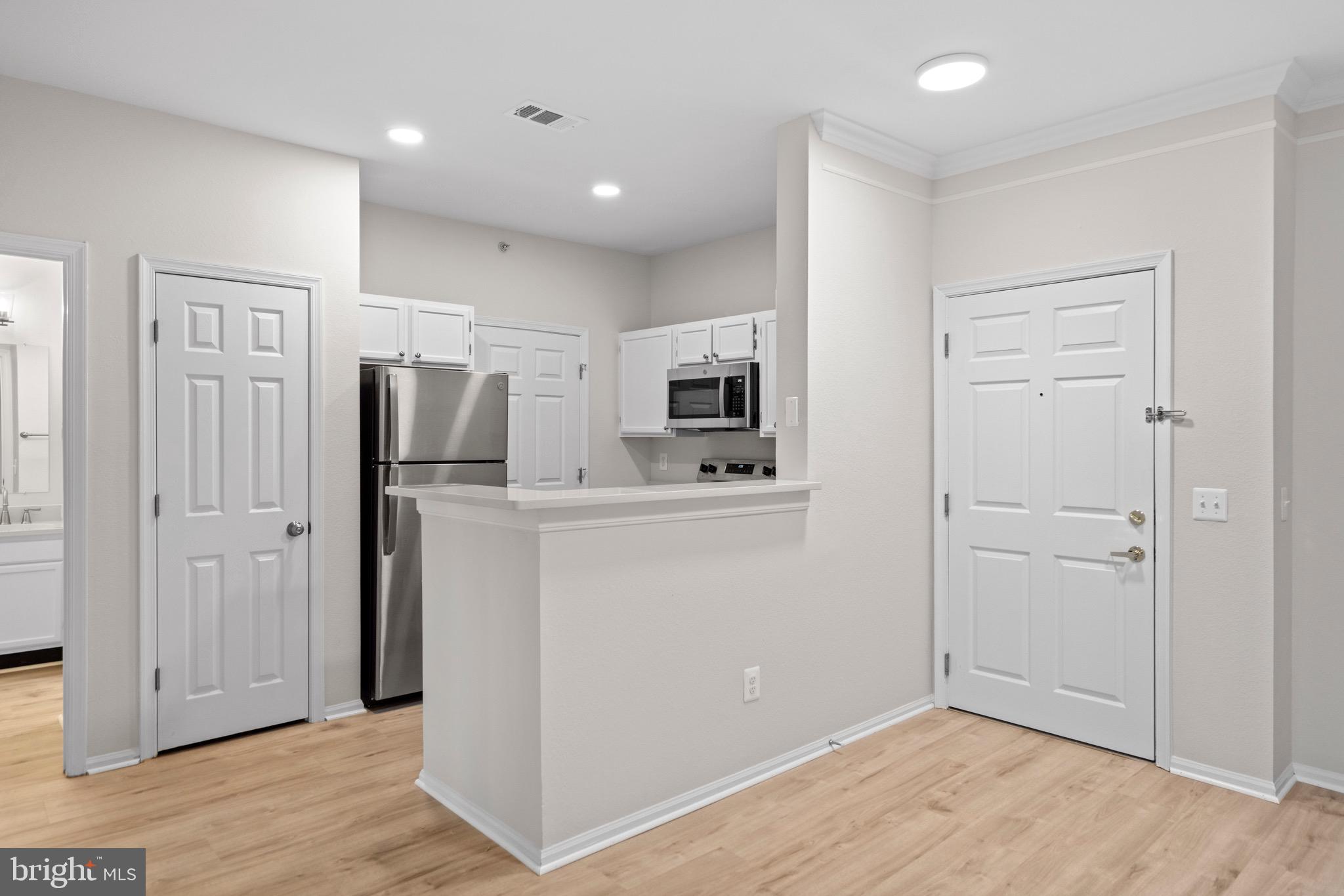 GATES OF MCLEAN - Residential