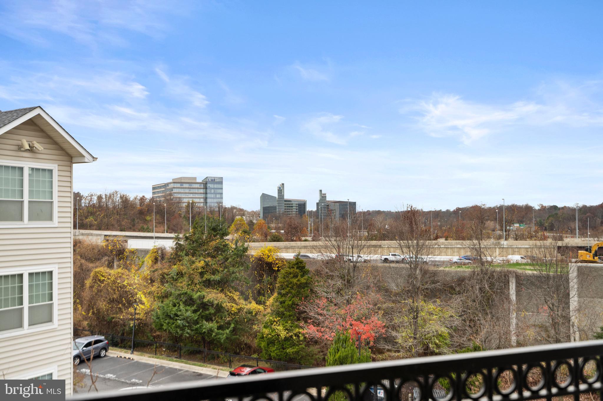 1570 SPRING GATE DRIVE 7406