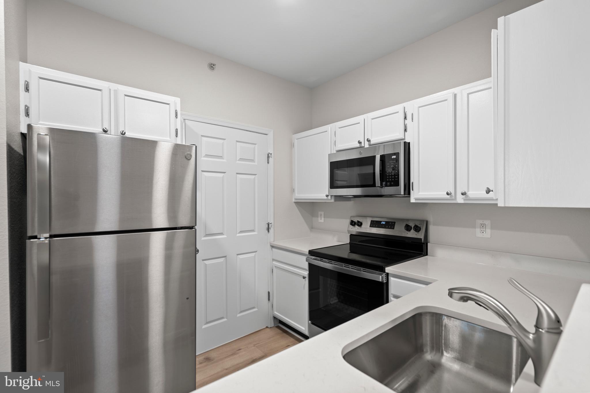 GATES OF MCLEAN - Residential