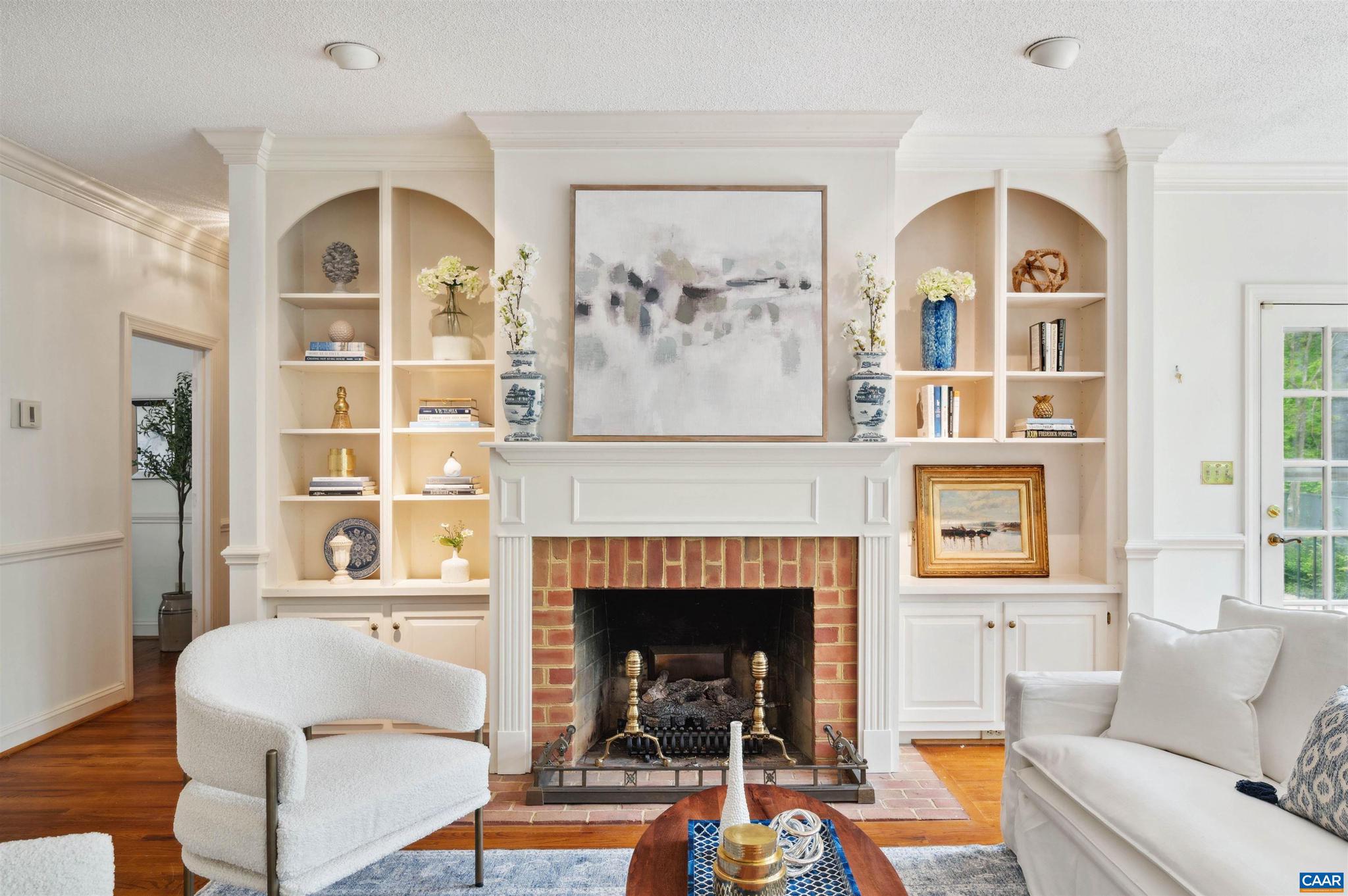 560 LOBLOLLY LN
