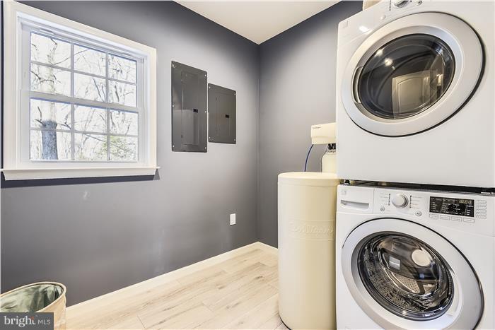 CHESAPEAKE LANDING - Residential