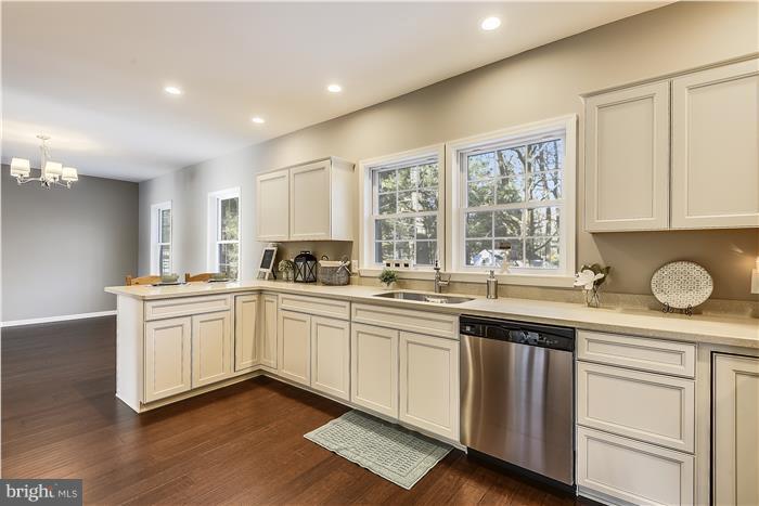 CHESAPEAKE LANDING - Residential