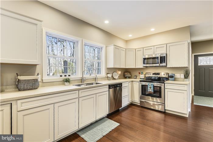 CHESAPEAKE LANDING - Residential