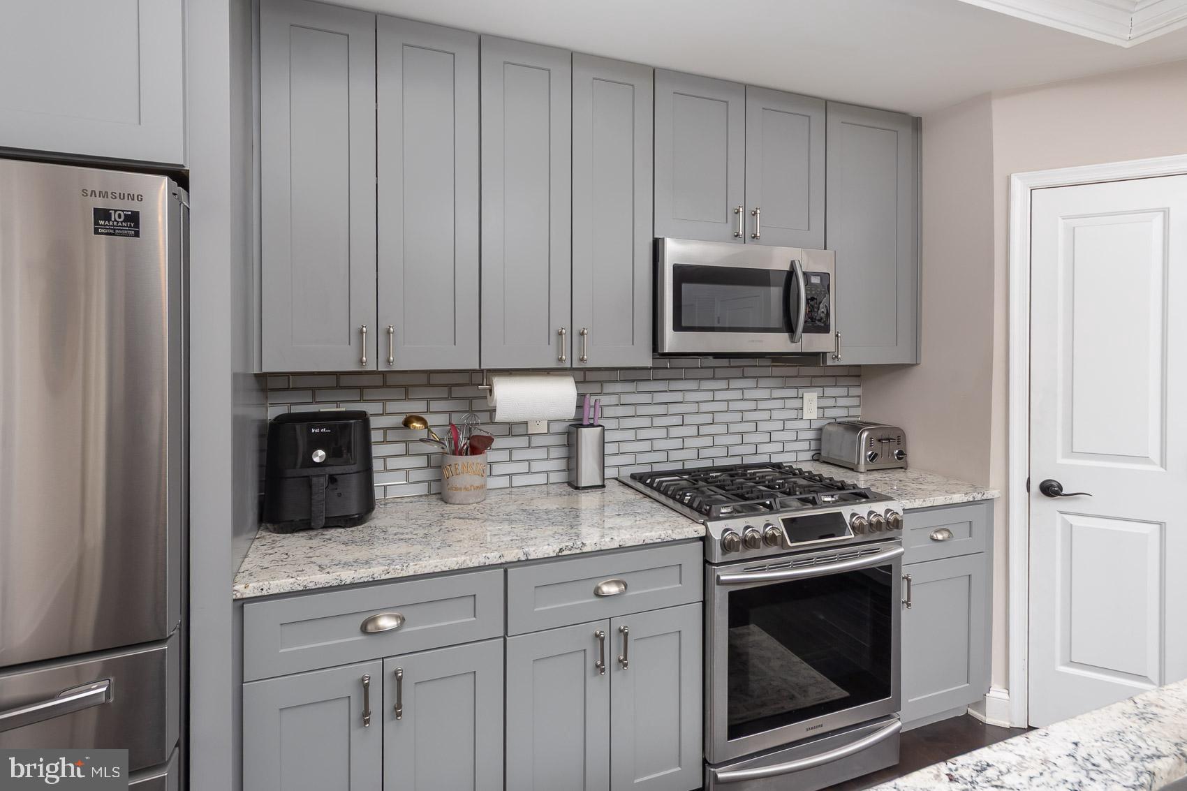 HILLENDALE PARK - Residential