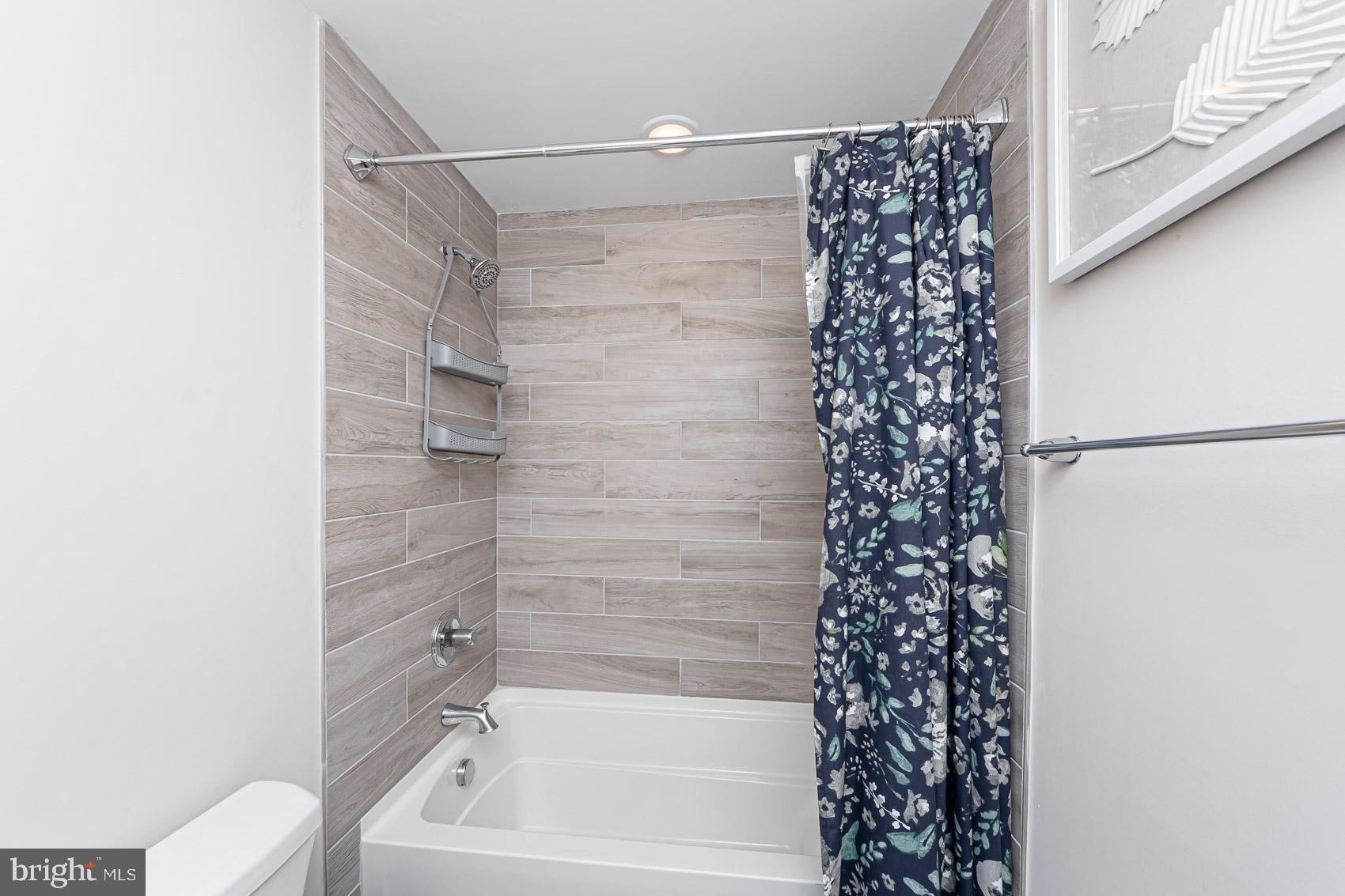 HILLENDALE PARK - Residential