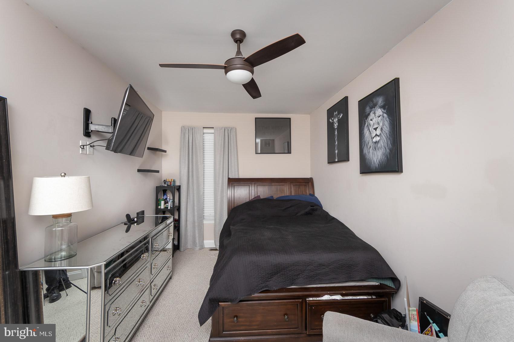 HILLENDALE PARK - Residential