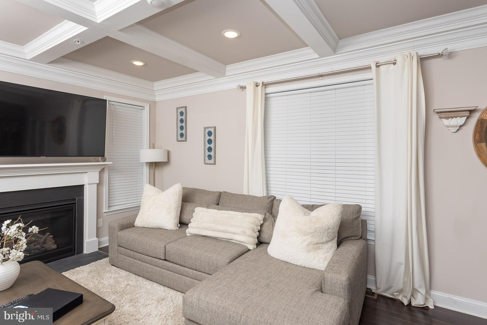 HILLENDALE PARK - Residential