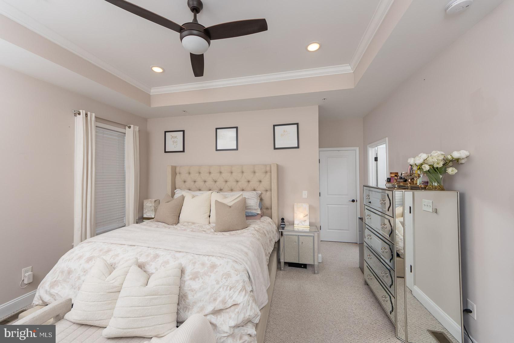 HILLENDALE PARK - Residential