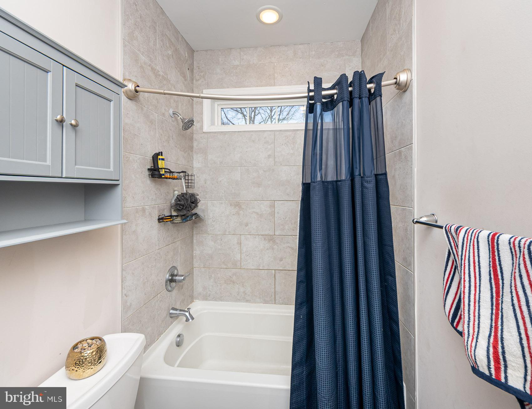 HILLENDALE PARK - Residential