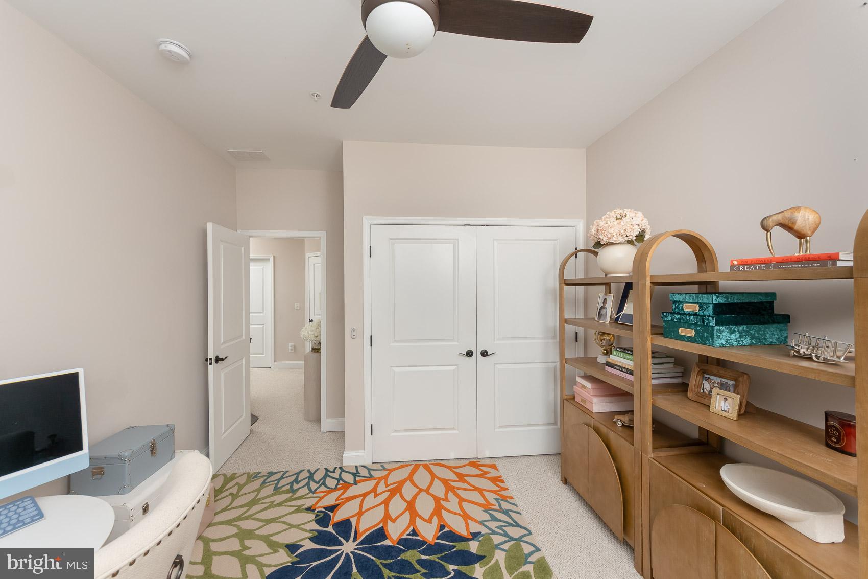 HILLENDALE PARK - Residential