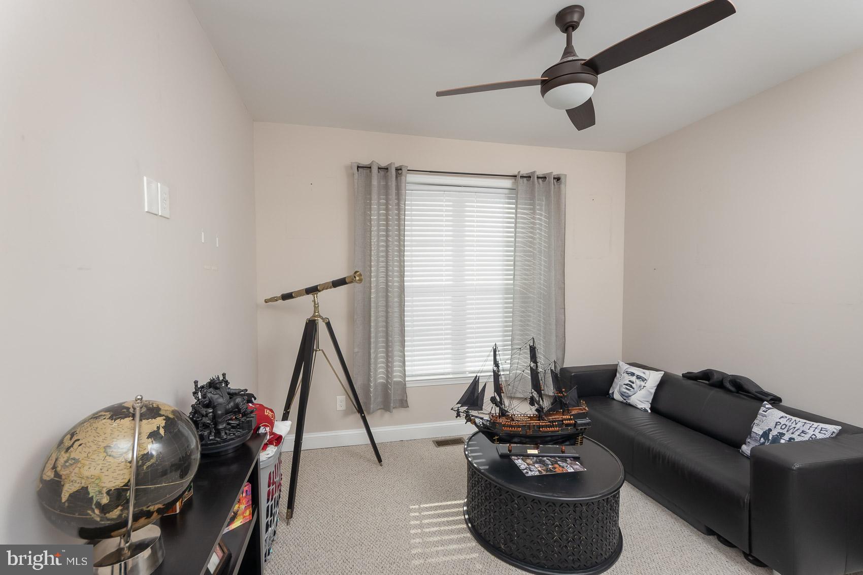 HILLENDALE PARK - Residential