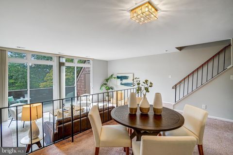 2118 S QUINCY STREET ARLINGTON VA 22204