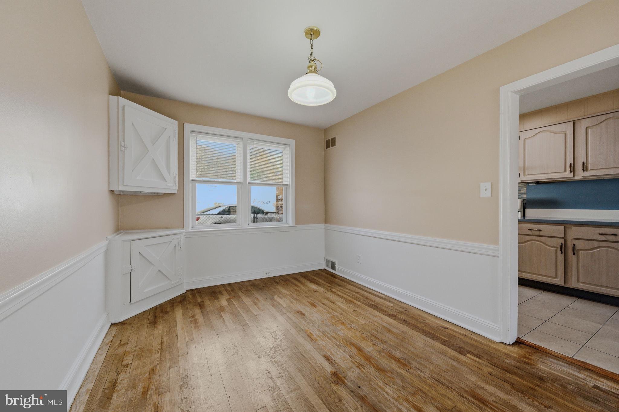 2111 N LOCUST STREET