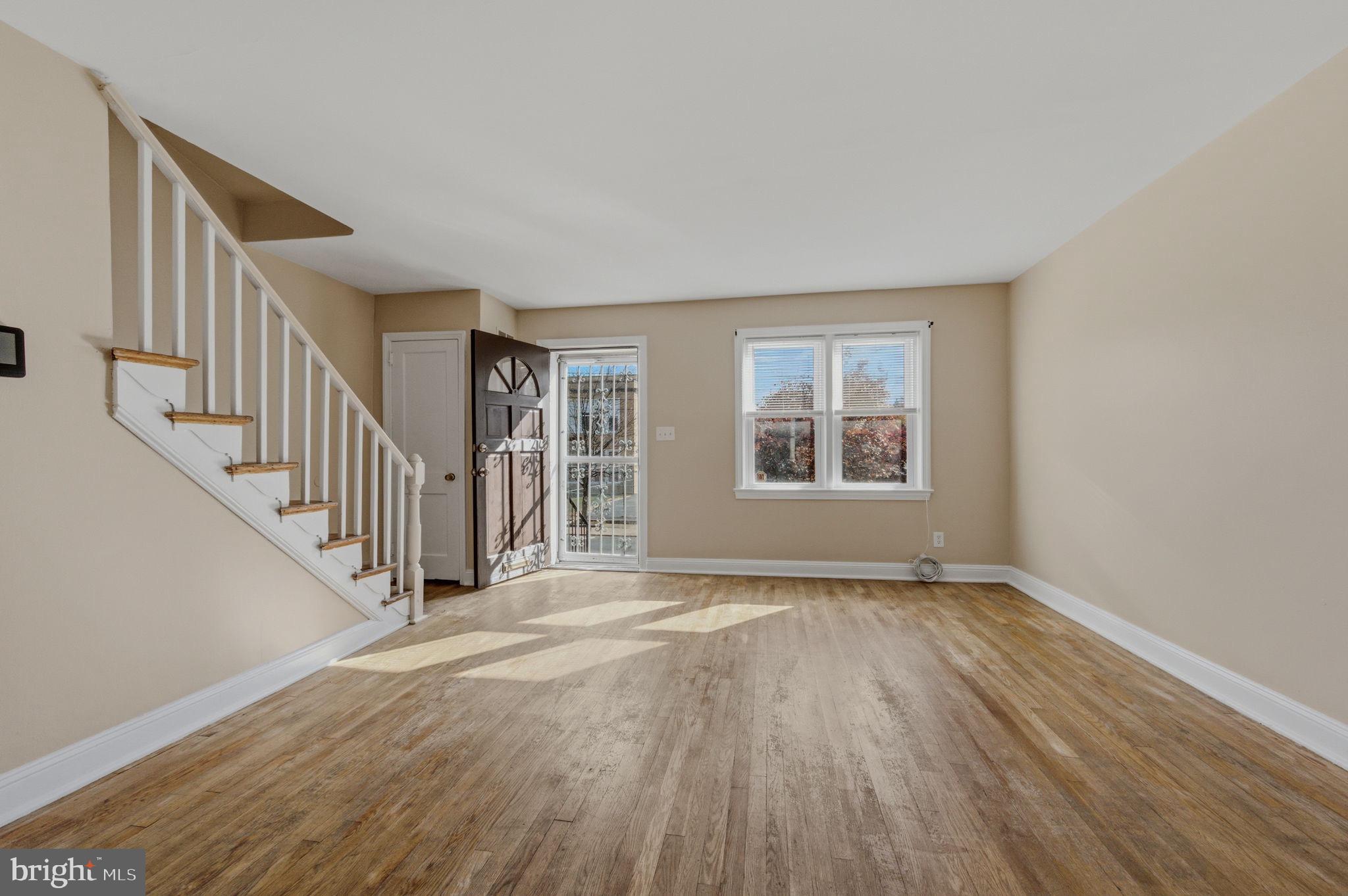 2111 N LOCUST STREET