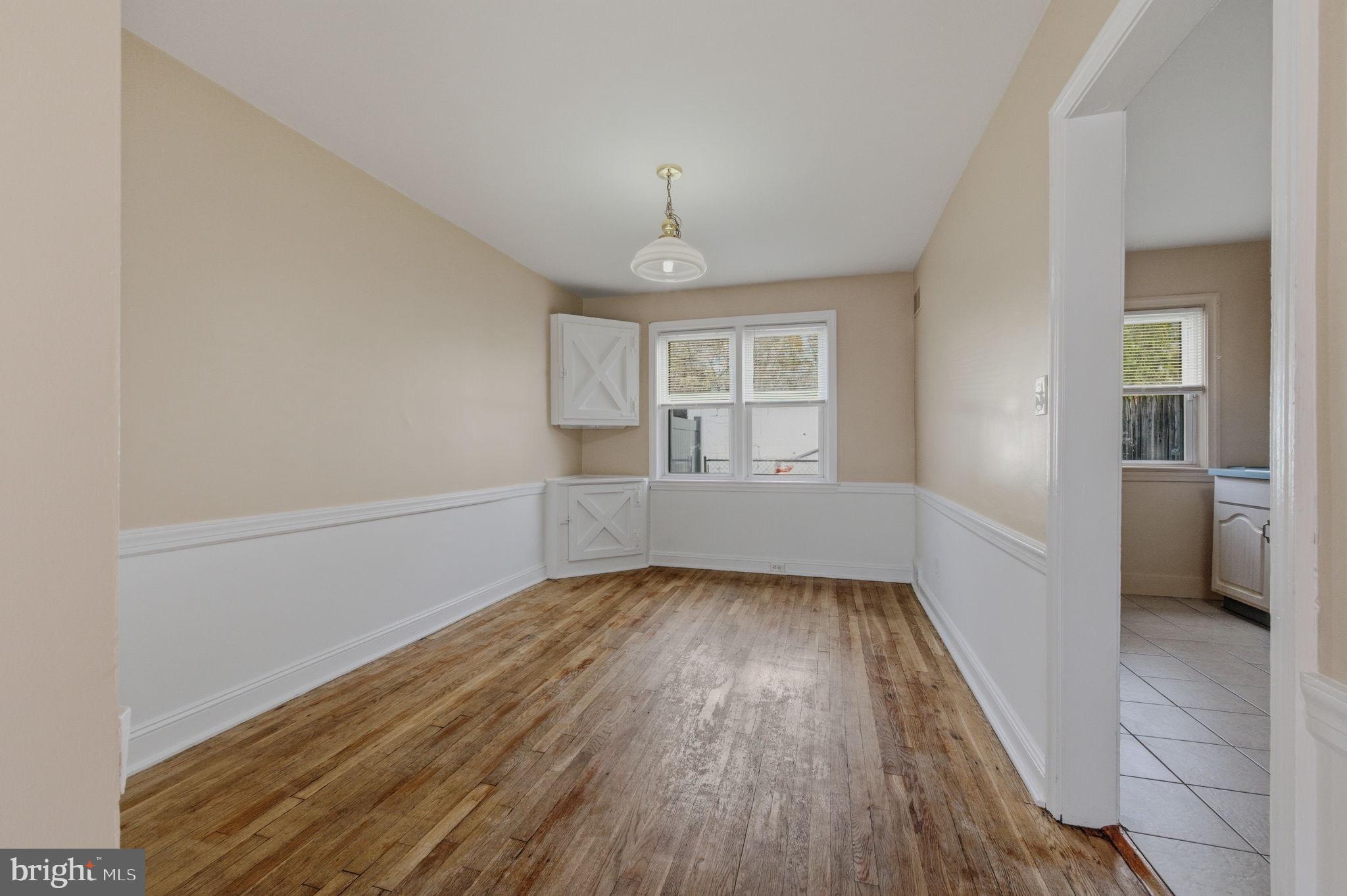 2111 N LOCUST STREET