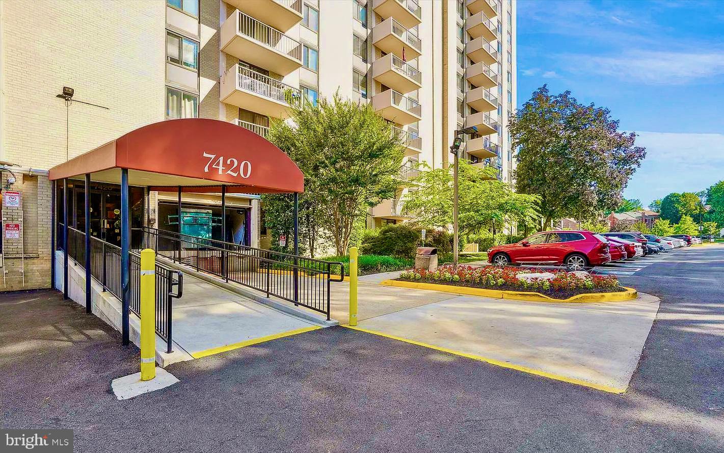 WESTLAKE TOWERS - Residential