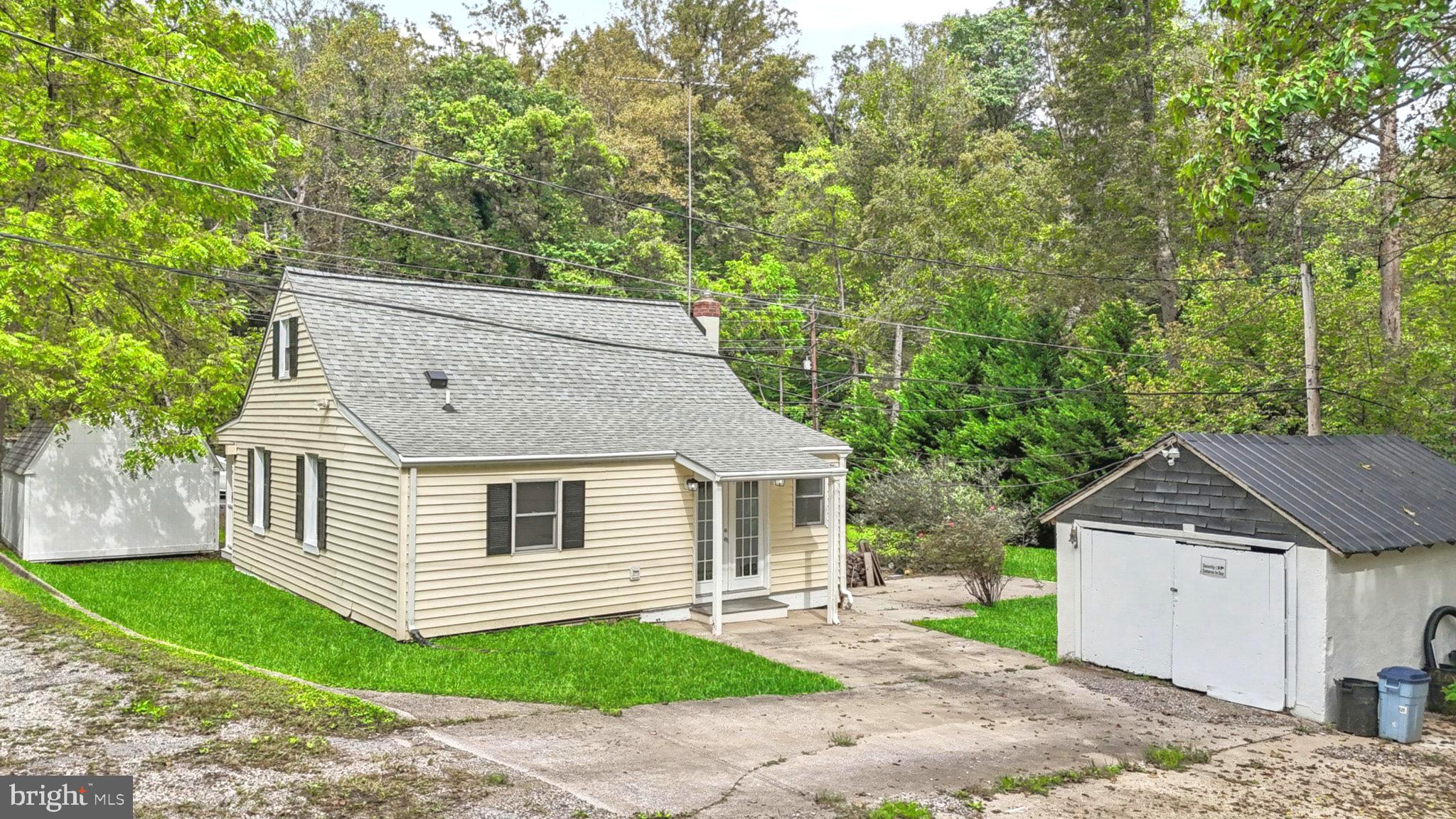 KINGSVILLE - Commercial Sale