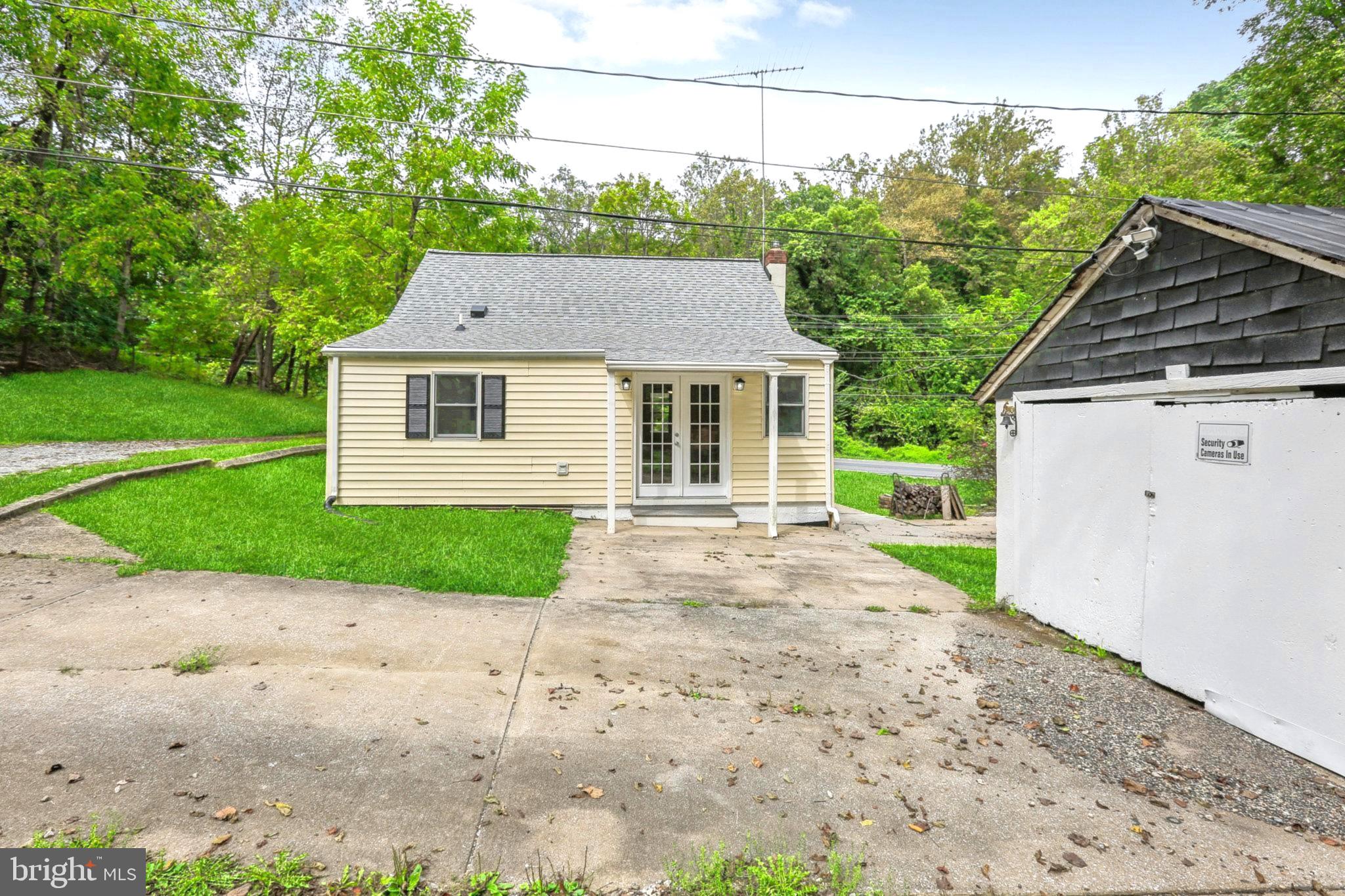 KINGSVILLE - Commercial Sale