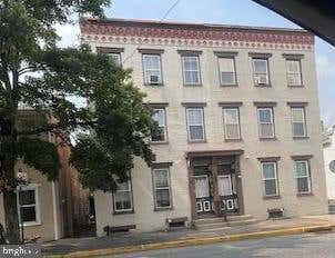 Townhouse For Rent - 147 E Main Street<br/> Cumberland County, MECHANICSBURG, PA 17055