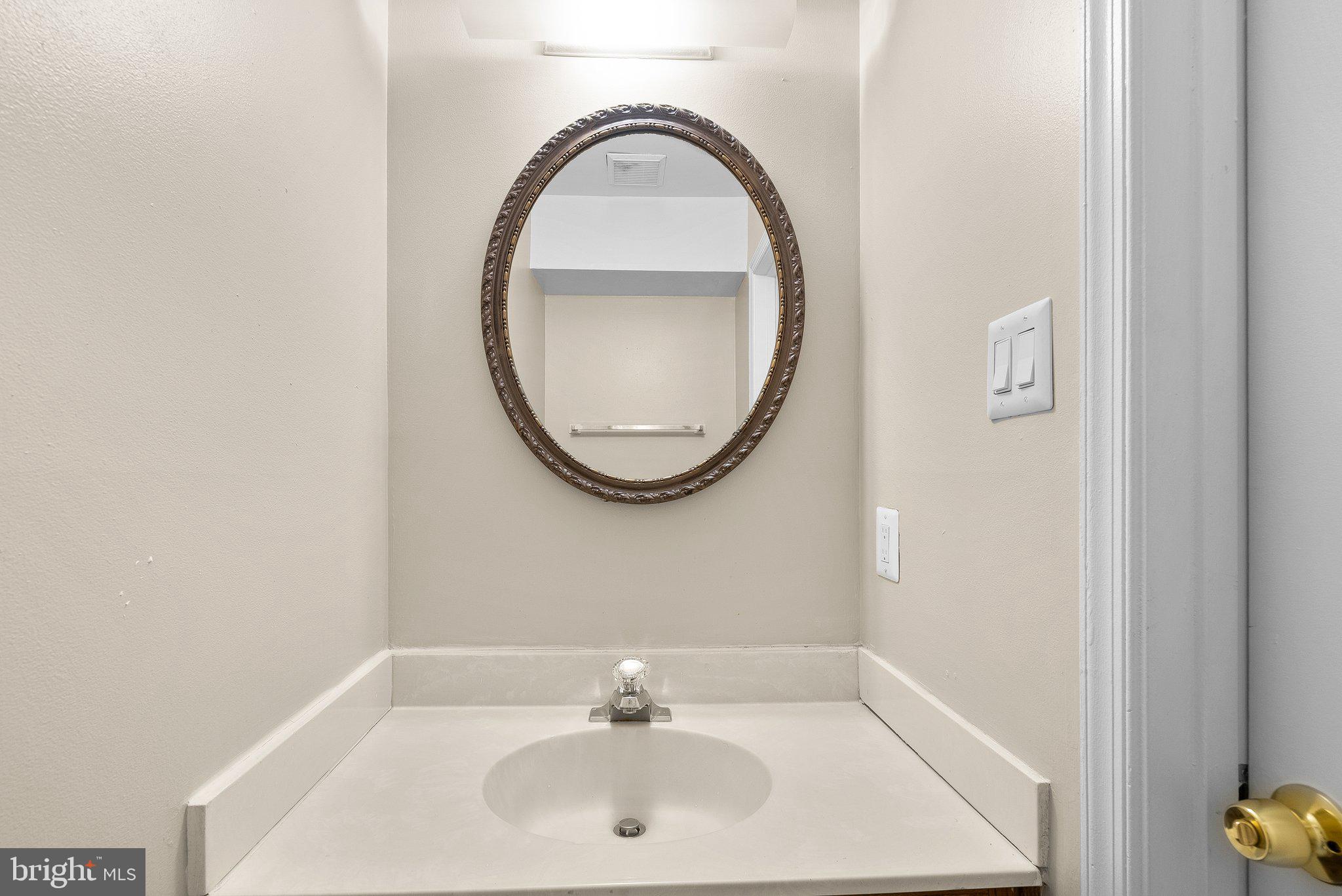 LONGMEAD - Residential Lease