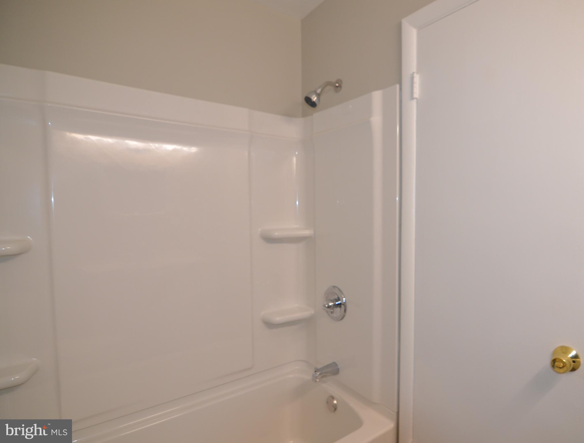 STONEYBROOK ESTATES - Residential Lease