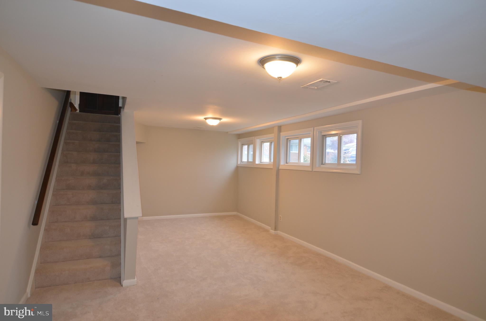 STONEYBROOK ESTATES - Residential Lease