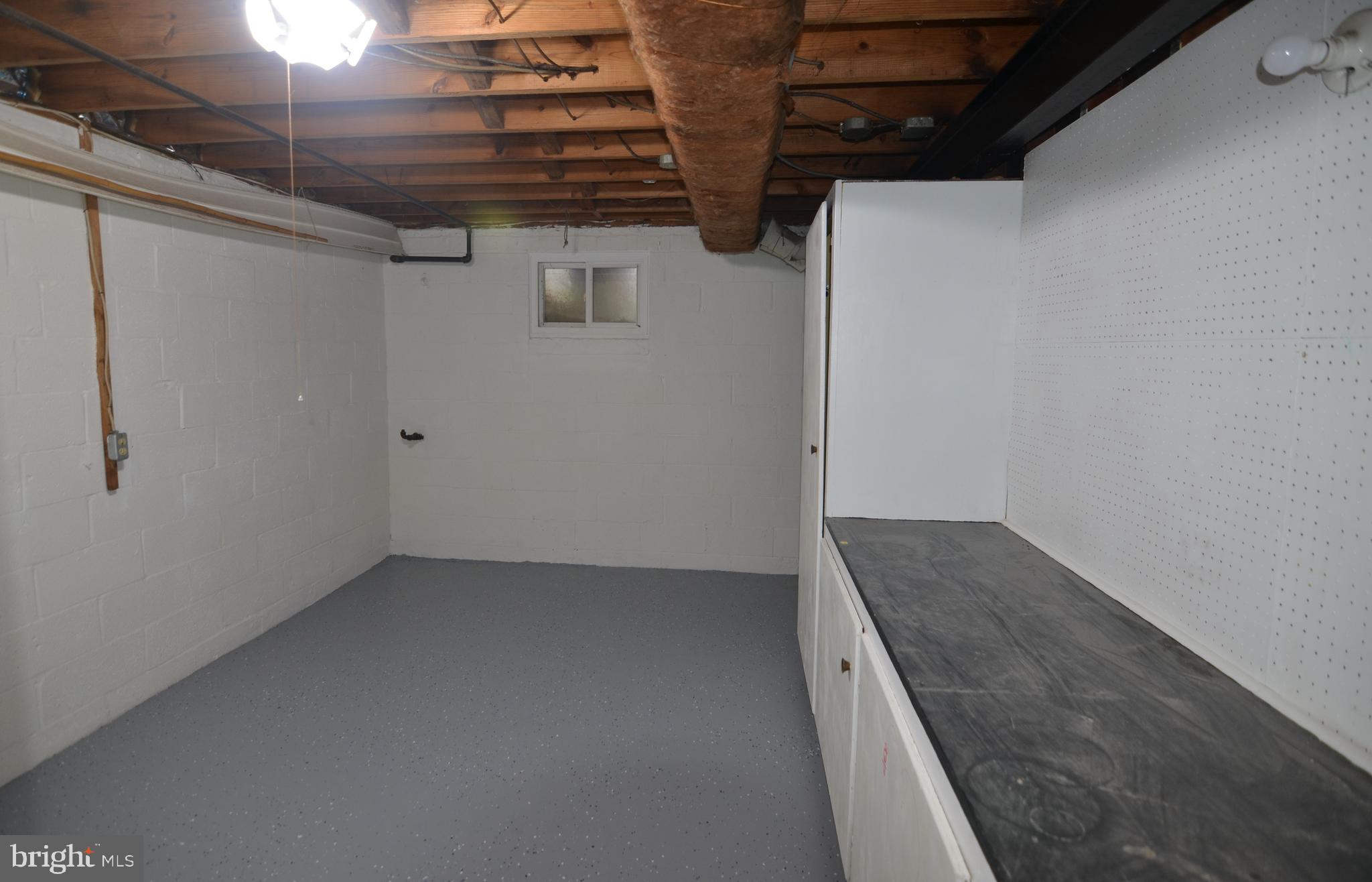 STONEYBROOK ESTATES - Residential Lease