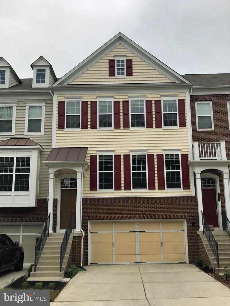 EAST GATE - Residential Lease