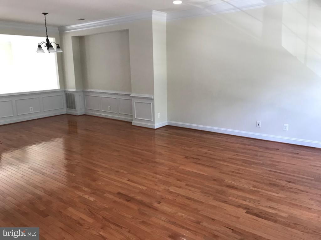 EAST GATE - Residential Lease