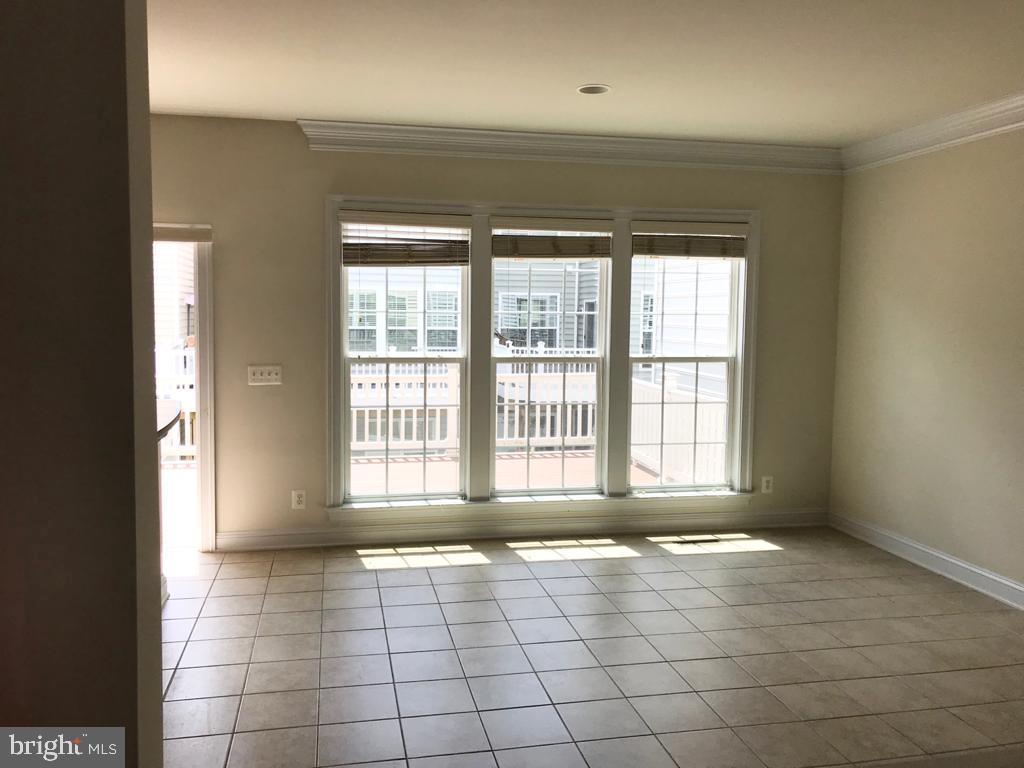 EAST GATE - Residential Lease