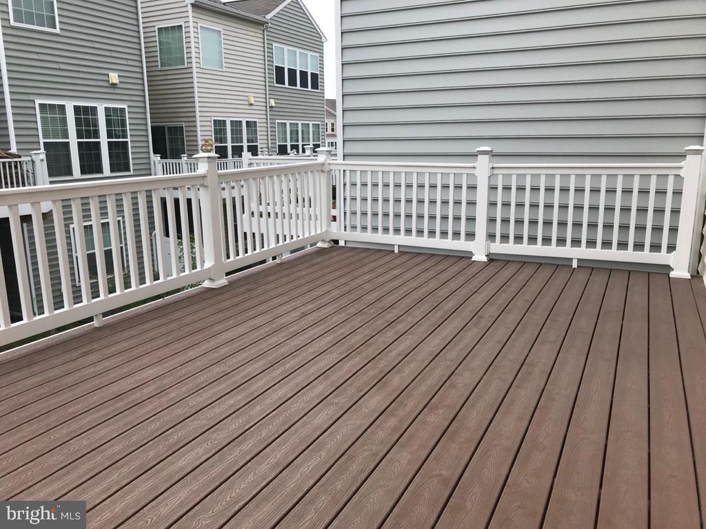 EAST GATE - Residential Lease