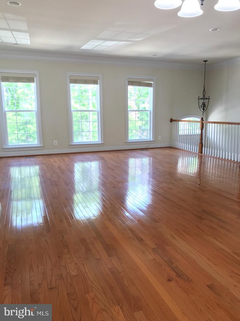 EAST GATE - Residential Lease