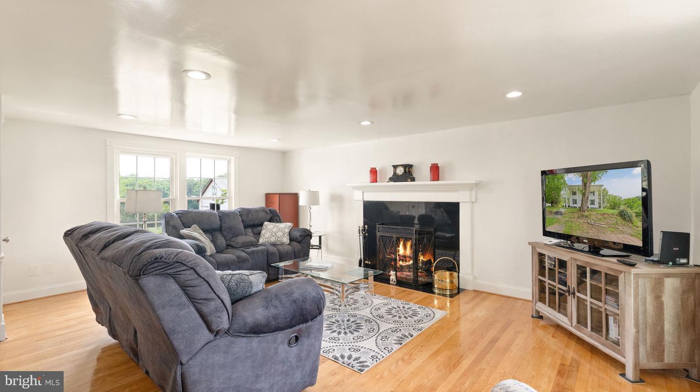 BUCKHALL - Residential