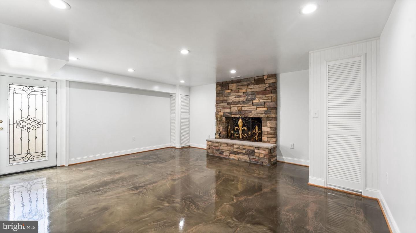 BUCKHALL - Residential