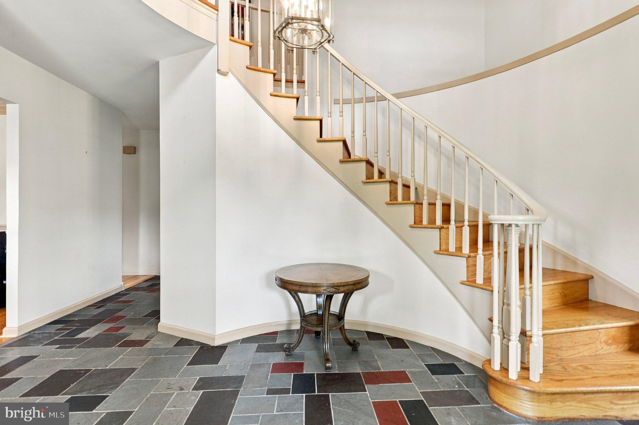 1711 CLINTON DRIVE