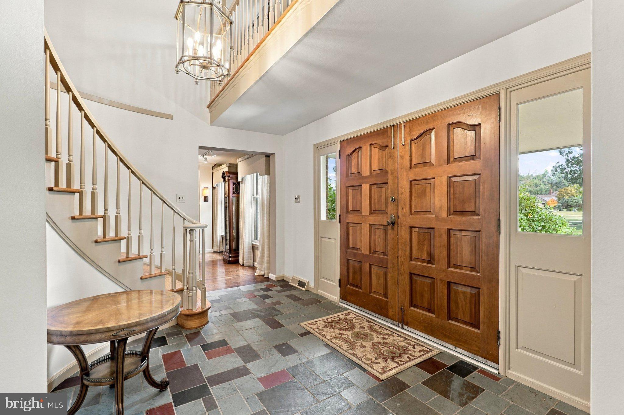 1711 CLINTON DRIVE