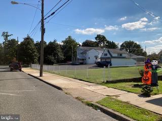 FOX CHASE - Residential