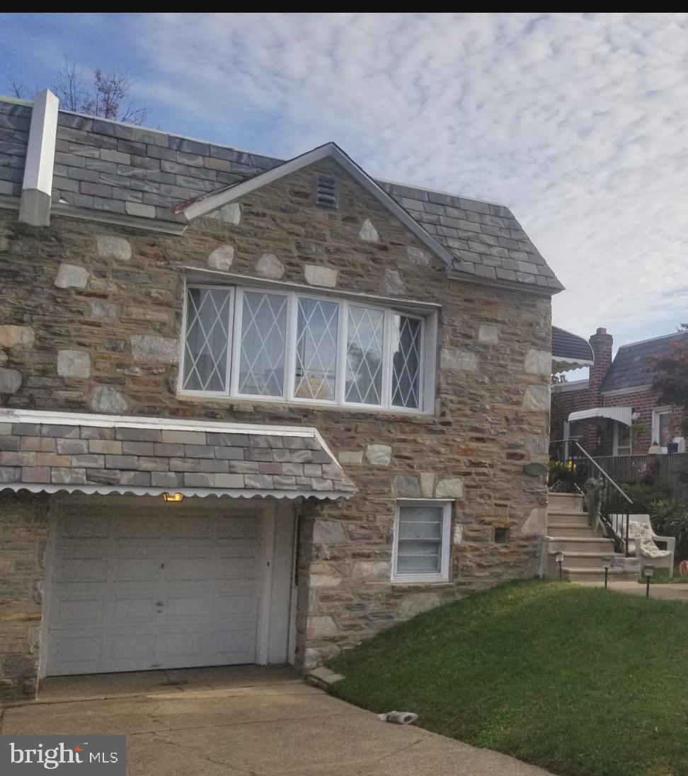 FOX CHASE - Residential